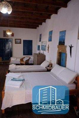 Kreta, Pompia: Traditionelles Haus in schöner Lage mit Innenhof zu verkaufen