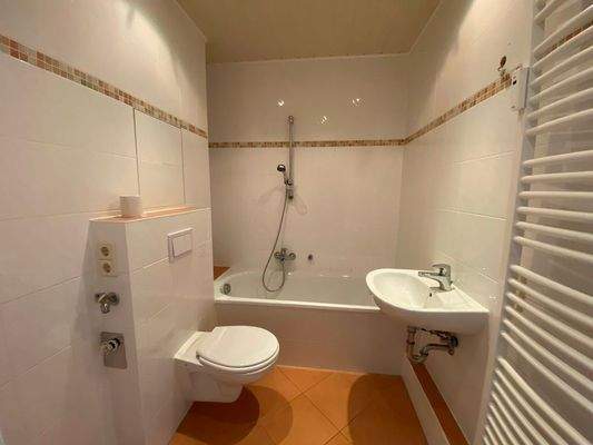 Badezimmer mit Badewanne