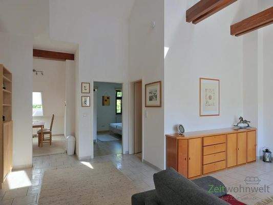 Blick zu Küche, Schlafzimmer und Bad