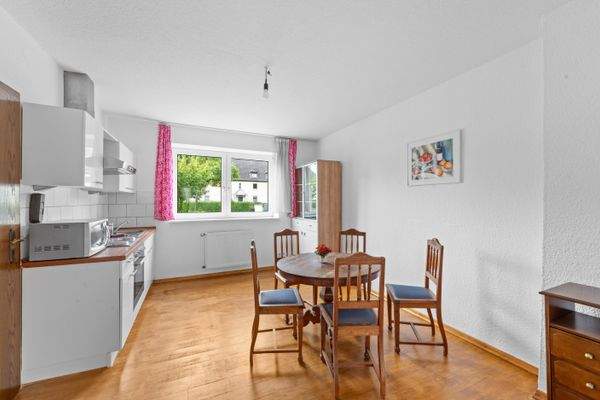 Offene Küche mit Essecke