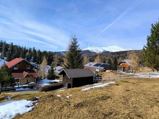 Ausblick nach Nordwesten mit Holzhütte