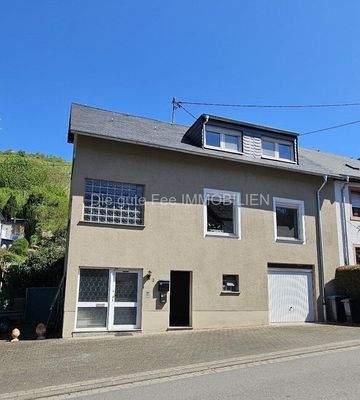 4 Stellplätze vor dem Haus