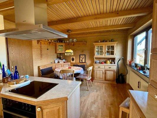 Küche mit Essbereich