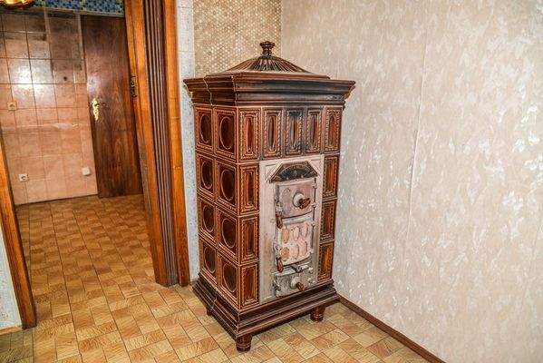 Ofen im Esszimmer (Küche)