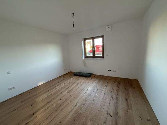 (Elternschlafzimmer Nachbarwohnung)