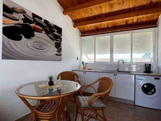 Essplatz und Küche im OG