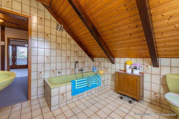 Wannenbad im Dachgeschoss