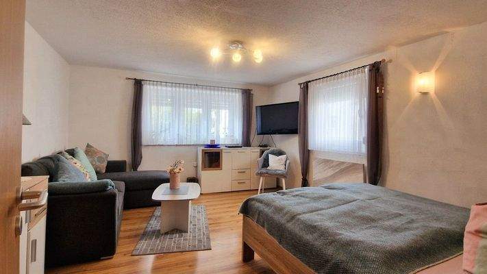 Altbau - EG - Wohnen/Gast/Schlafen/Kind