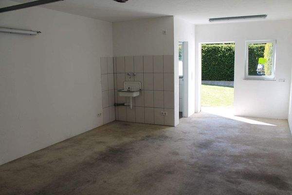 Garage mit WC.JPG