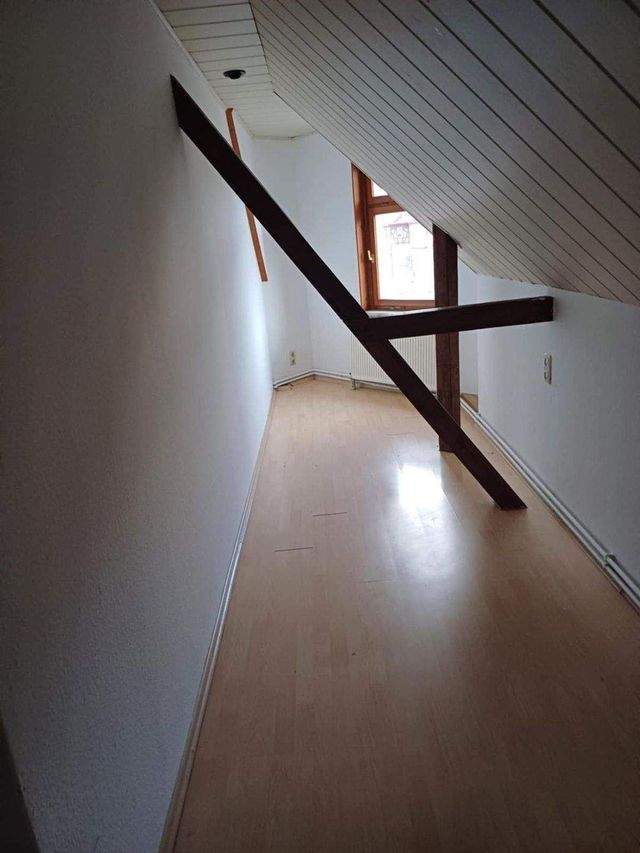 Einbauküche möglich! Renovierte 4-Zimmer-Dachgeschosswohnung (111 m²) – viel Platz zum Wohlfühlen - Foto 4