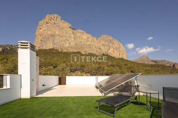 Luxurious Detached Villas with Pool in Polop Costa Blanca