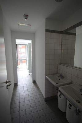 Günther-Wagner-Allee 17, 319 m² 3.OG, WC-D  -04082