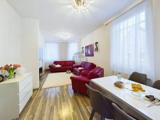 Wohn-/Schlafzimmer OG