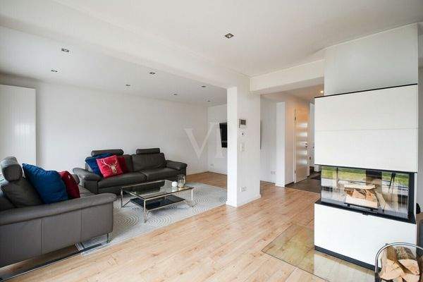 Wohnzimmer mit Kamin