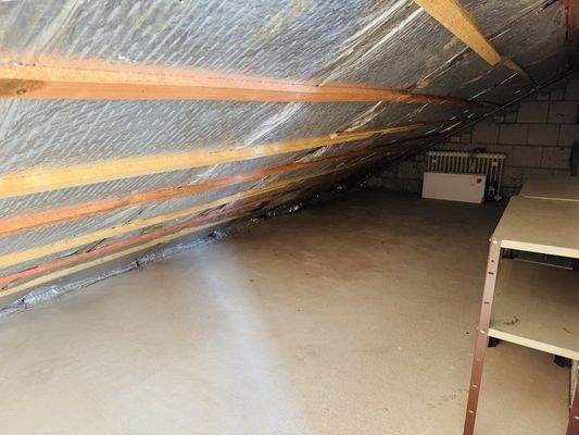 Abstellraum bei Westbalkon