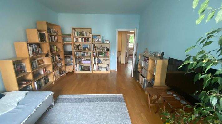 Wohnzimmer -Blick zur Diele 