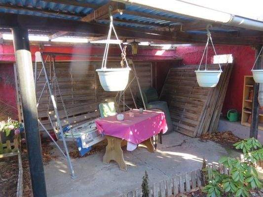 Offene Sitzüberdachnung