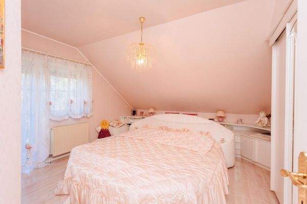 Schlafzimmer II - OG