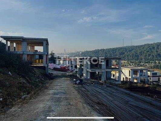 Semi-Detached Villas near the Bus Terminal in İstanbul Ümraniye