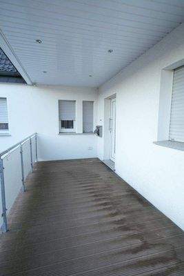 Balkon und Wohnungseingangstür