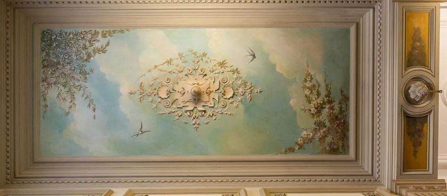 Restauriertes Deckengemälde