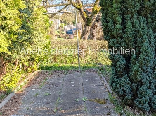 Terrasse im oberen Garten