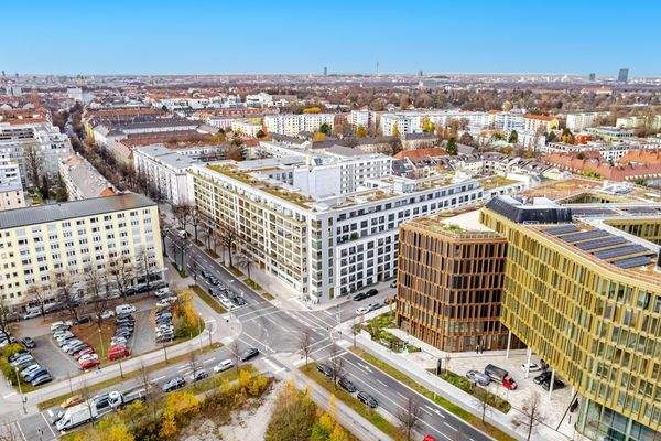 Hausansicht The Grand mit Umgebung