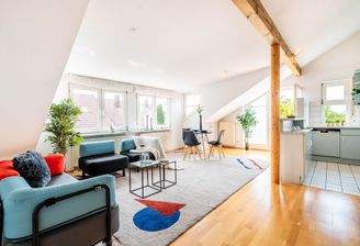 Offener Wohn- & Essbereich mit