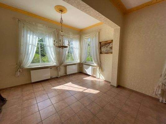 004020156800_302_299_12092023153445348