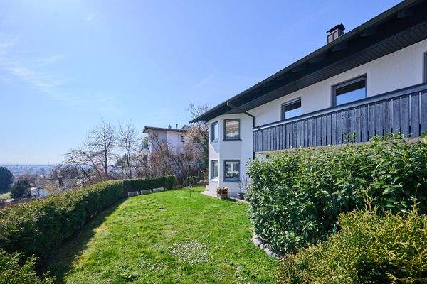 Außenbereich (Straßenseite) 