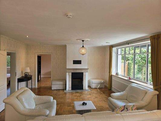 Wohnzimmer mit Kamin