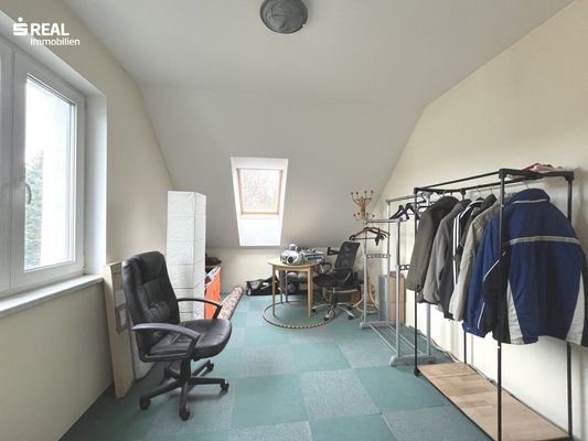 Zimmer 2 OG