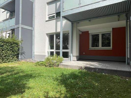 Balkon und Gartenansicht