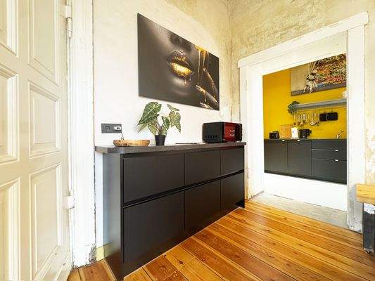 Wohnzimmer mit Blick Kueche