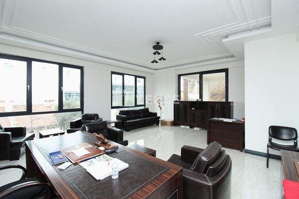 Villa with Pool Within Walking Distance of the Port in Bursa Mudanya