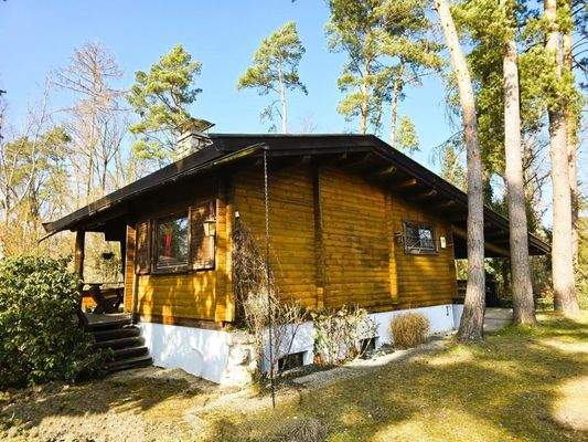 Blockhaus im Chalet-Stil