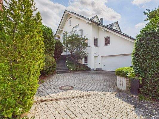 großzügiges Anwesen