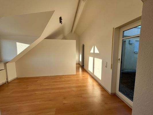 E 709 Wohnzimmer Ansicht 1.jpeg