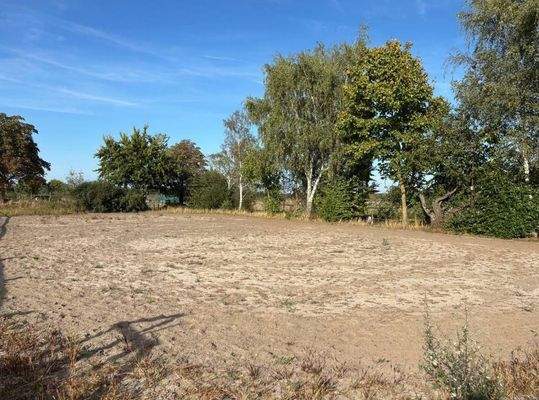 Reitplatz mit Beleuchtung