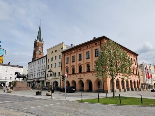  Pfarrkirchen mit dem alten Rathaus