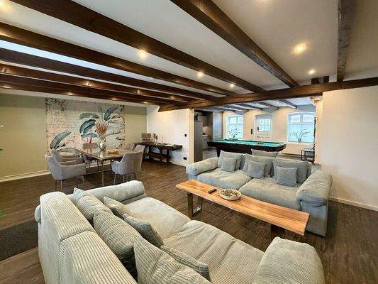 Vorne links - Wohnen