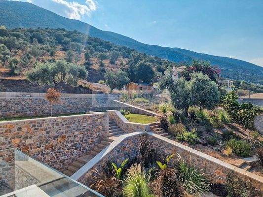 2c9ff26063a541bfa4454c78b5dd2a3f-original