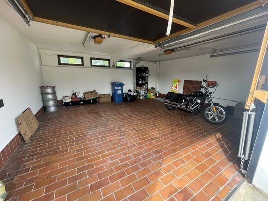Gepflegte Doppelgarage