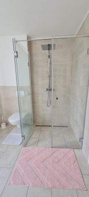 Ansicht ebenerdige Dusche.jpg