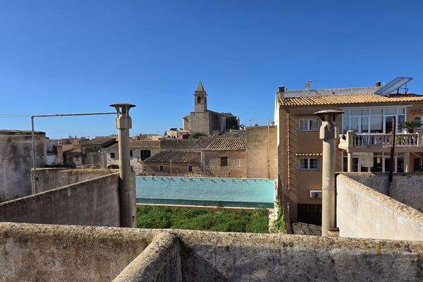 Dachterrasse mit Blick zur Kirche
