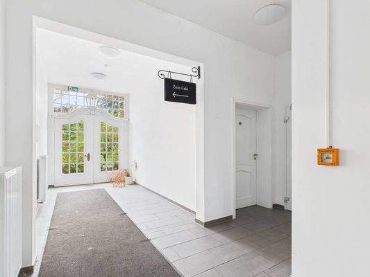 CAM03784G0-PR0093-STILL027-thumbnail-h750-70