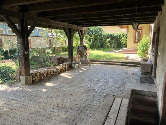 überdachter Bereich