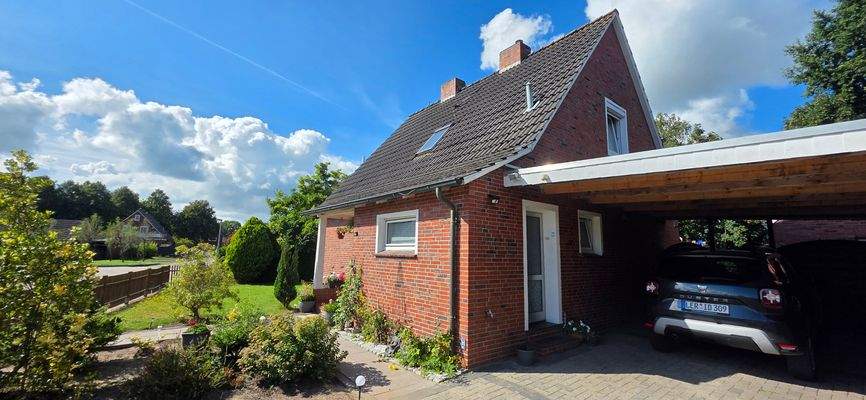 Eingangsbereich und Nebeneingang