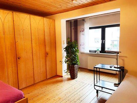 Schlafzimmer OG.jpg