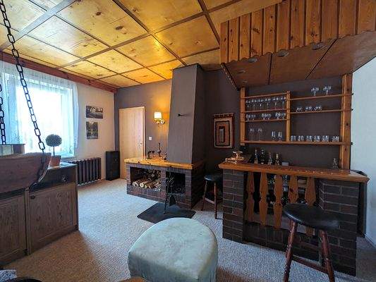 Wohnzimmer mit Kamin